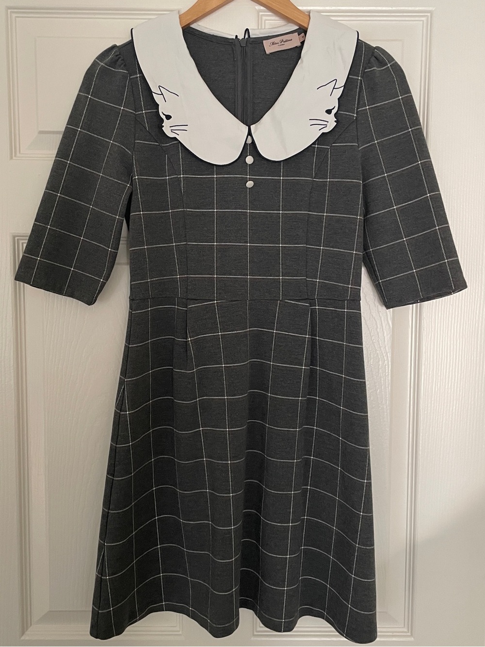 🐱 Miss Patina Gray Dress with White Cat Collar 🐱